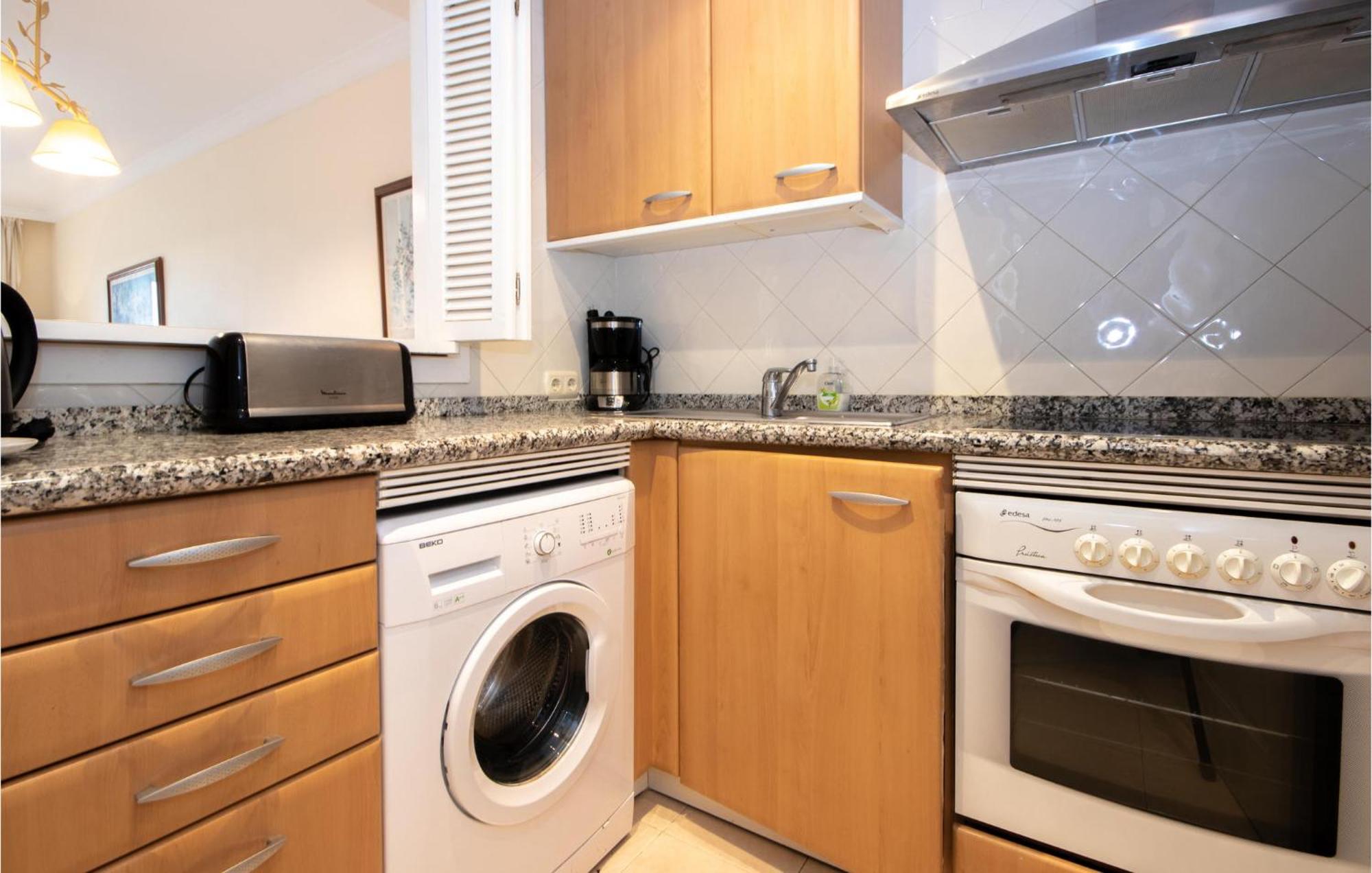 Beautiful Apartment In Marbella-Elviria ภายนอก รูปภาพ